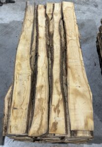 Chêne plateaux dépareillés Aubieuses 27 mm – Séchage naturel (AD) ou artificiel (KD)